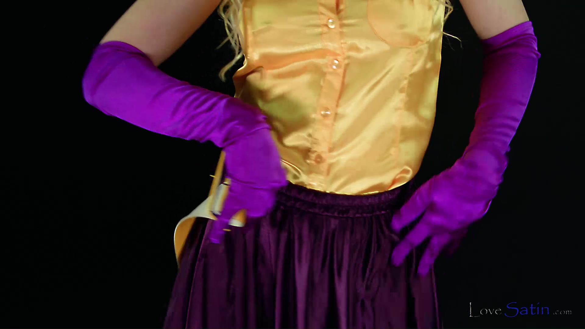 content/Tara/Purple and Yellow Satin Striptease Tara/3.jpg